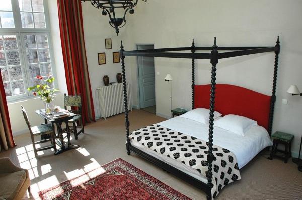 Chateau Royal De Saint-Saturnin Esterno foto