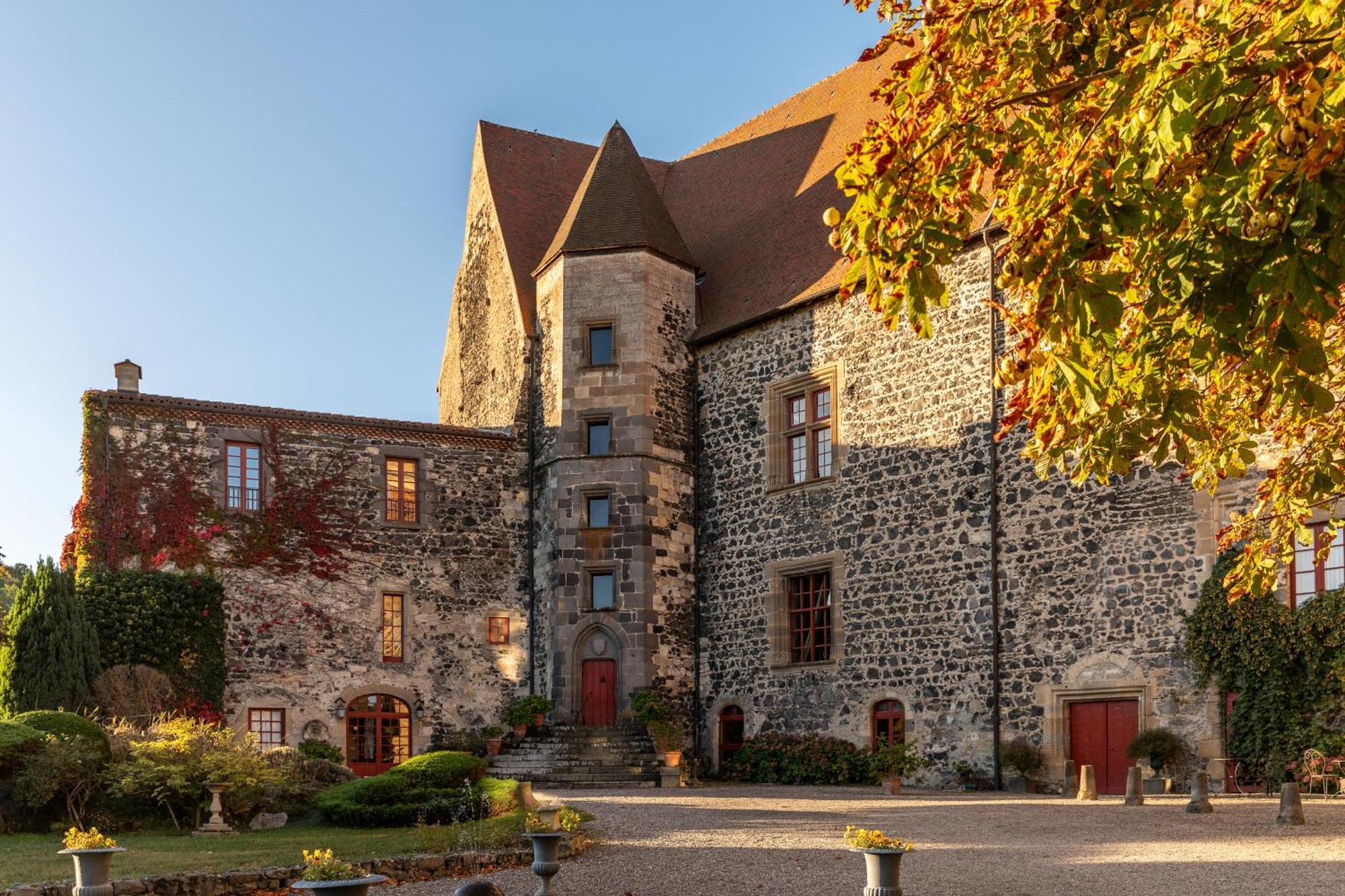 Chateau Royal De Saint-Saturnin Esterno foto
