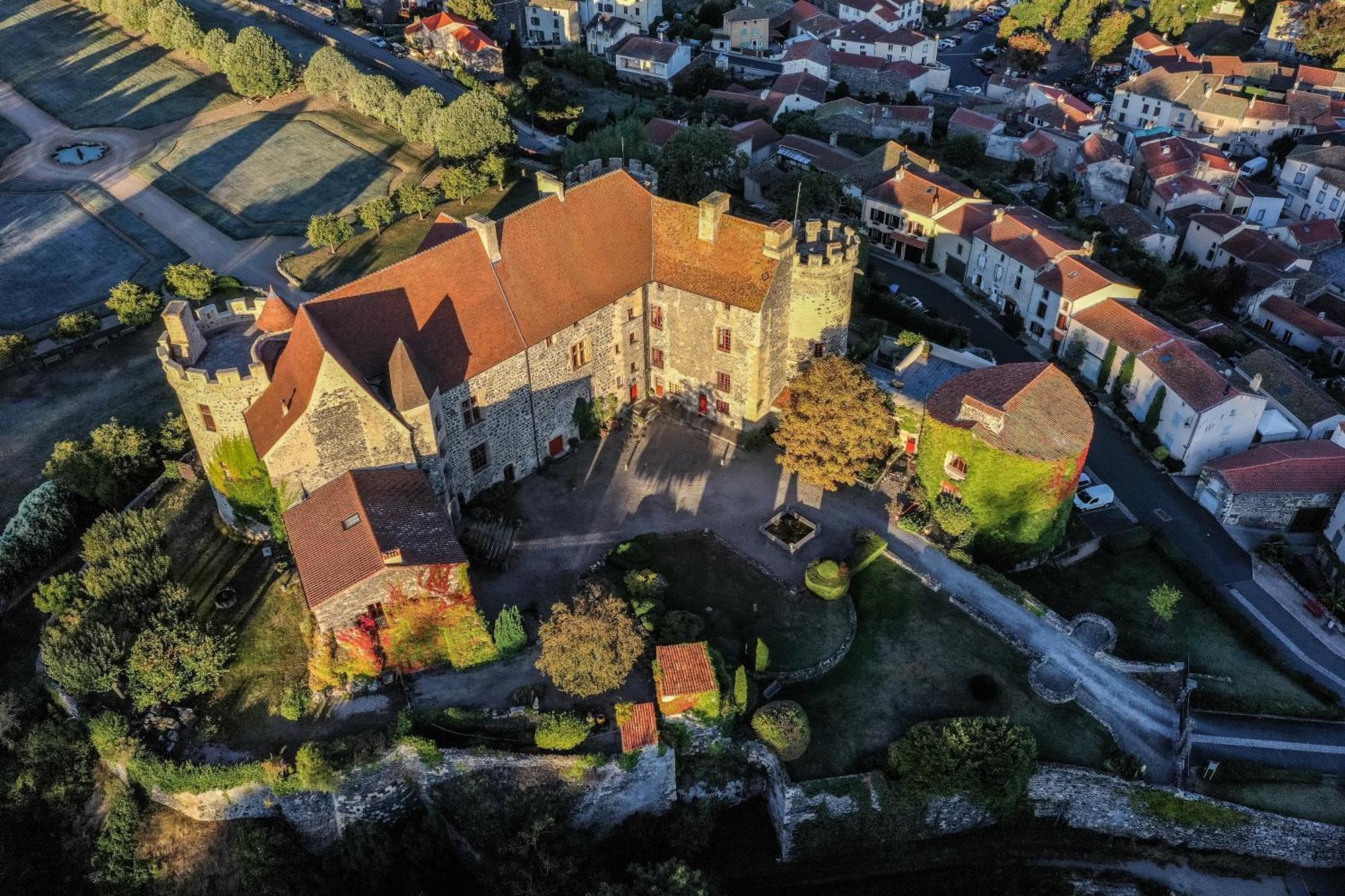 Chateau Royal De Saint-Saturnin Esterno foto